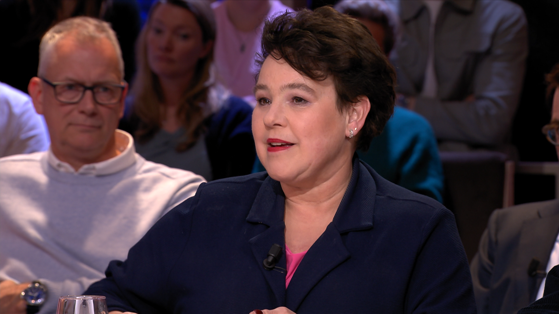 Uitzending.00 33 44 20.still001