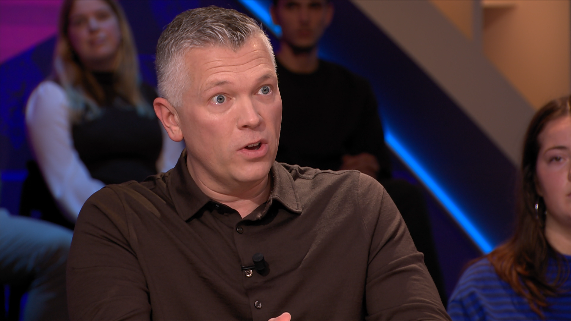 10 Nov Hele Uitzending.mxf.00 08 34 04.still001