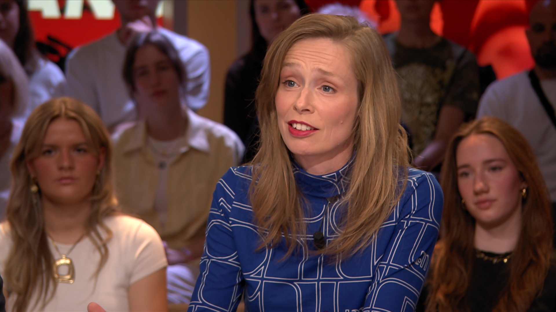 3apr Tafel 2.mxf.00 09 20 13.still001