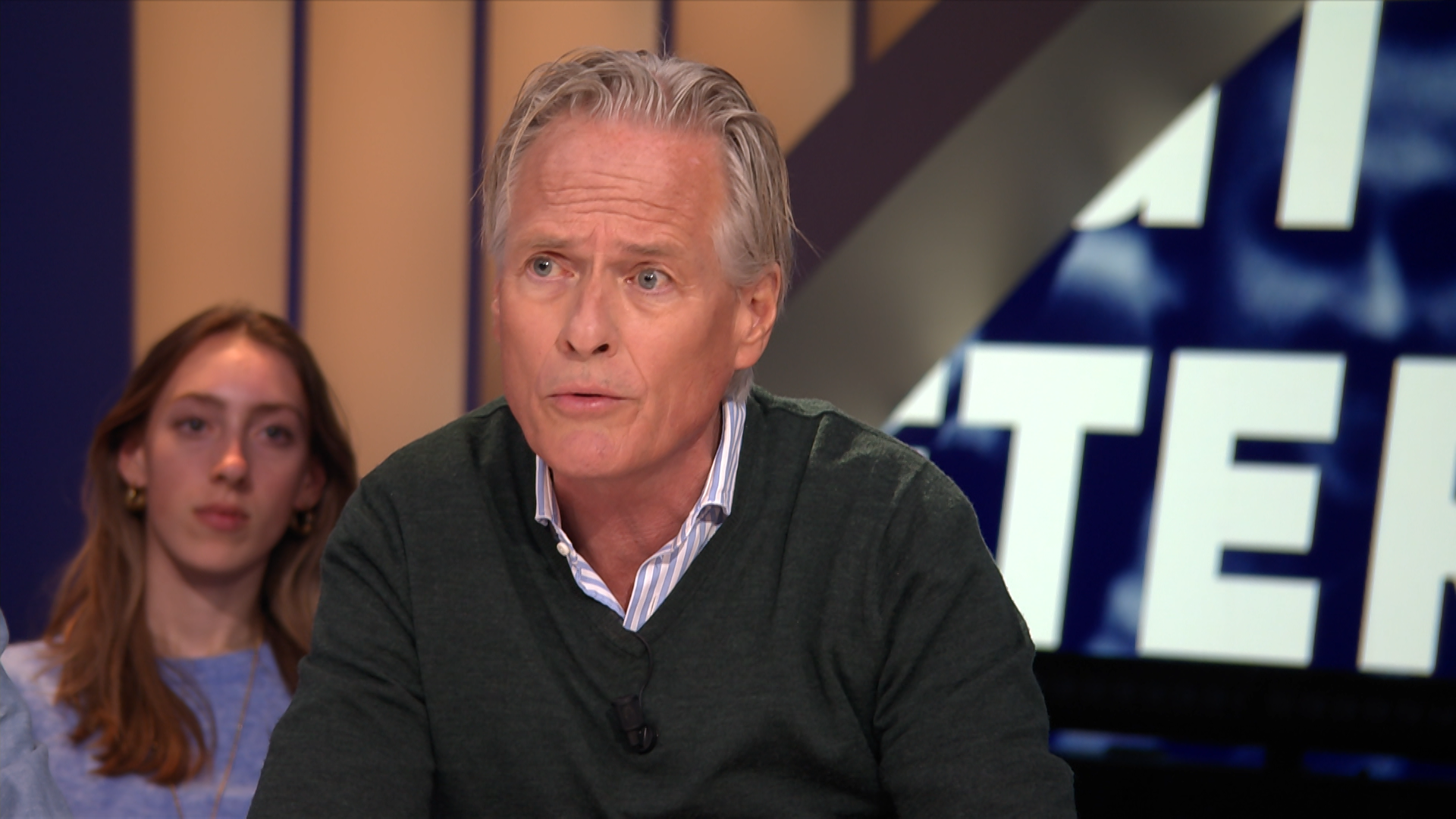 3 04.00 14 39 09.still001