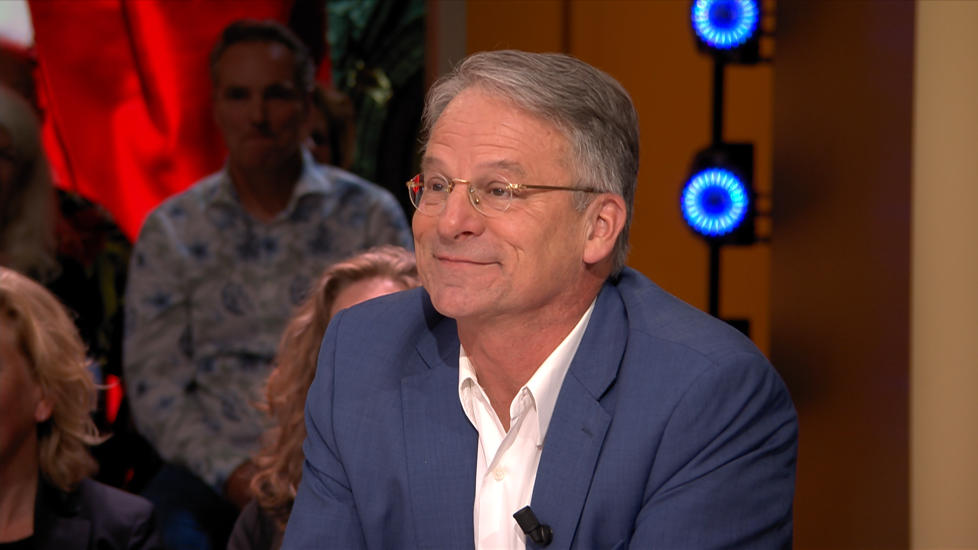 Deuitzending 7mei.00 30 59 00.still003