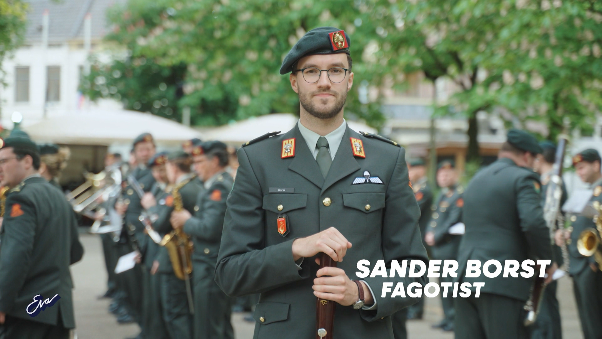 070 Schouders.mxf.00 01 18 19.still001