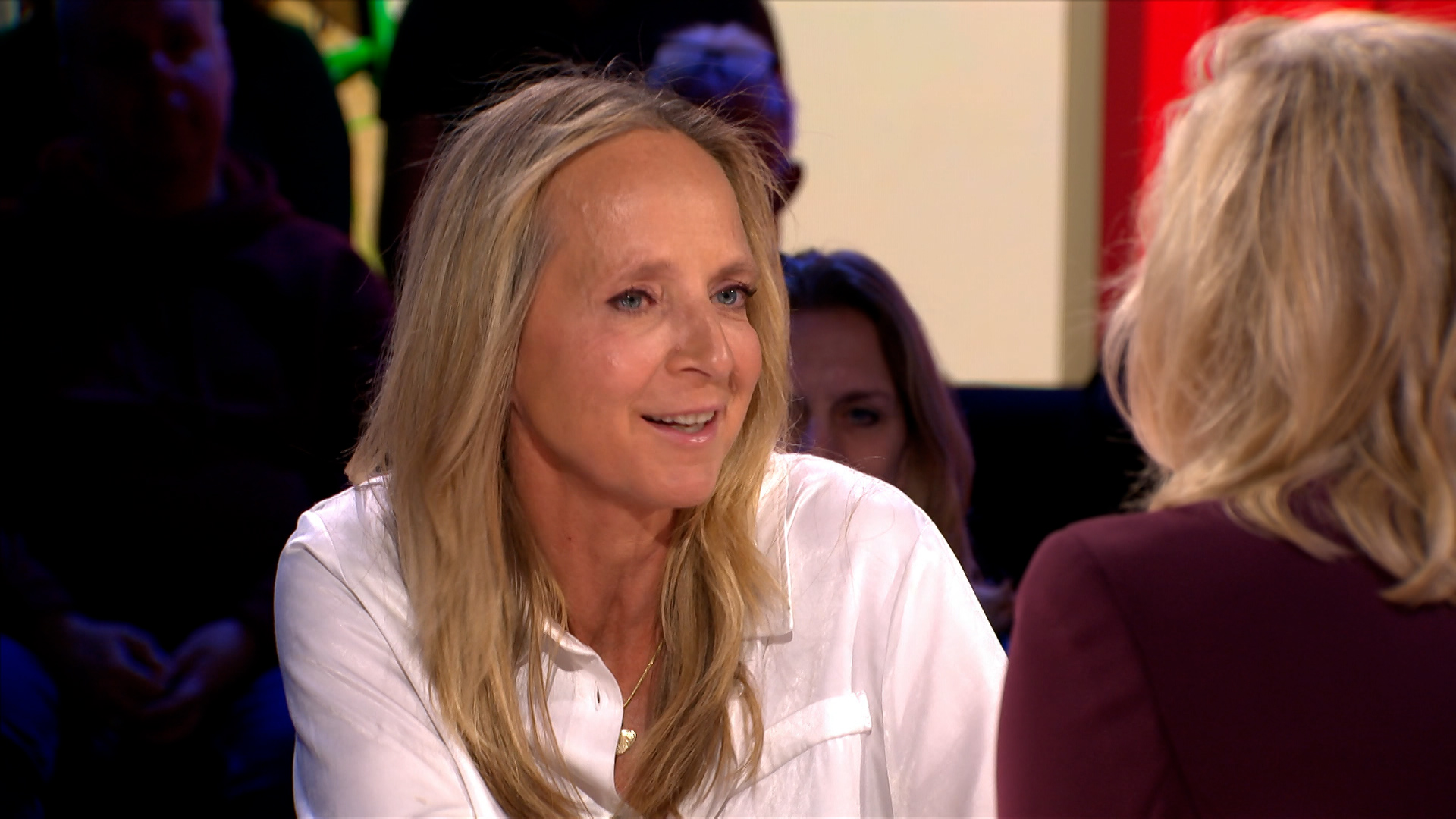 Fragment Floortje Copy 01.00 00 54 21.still001